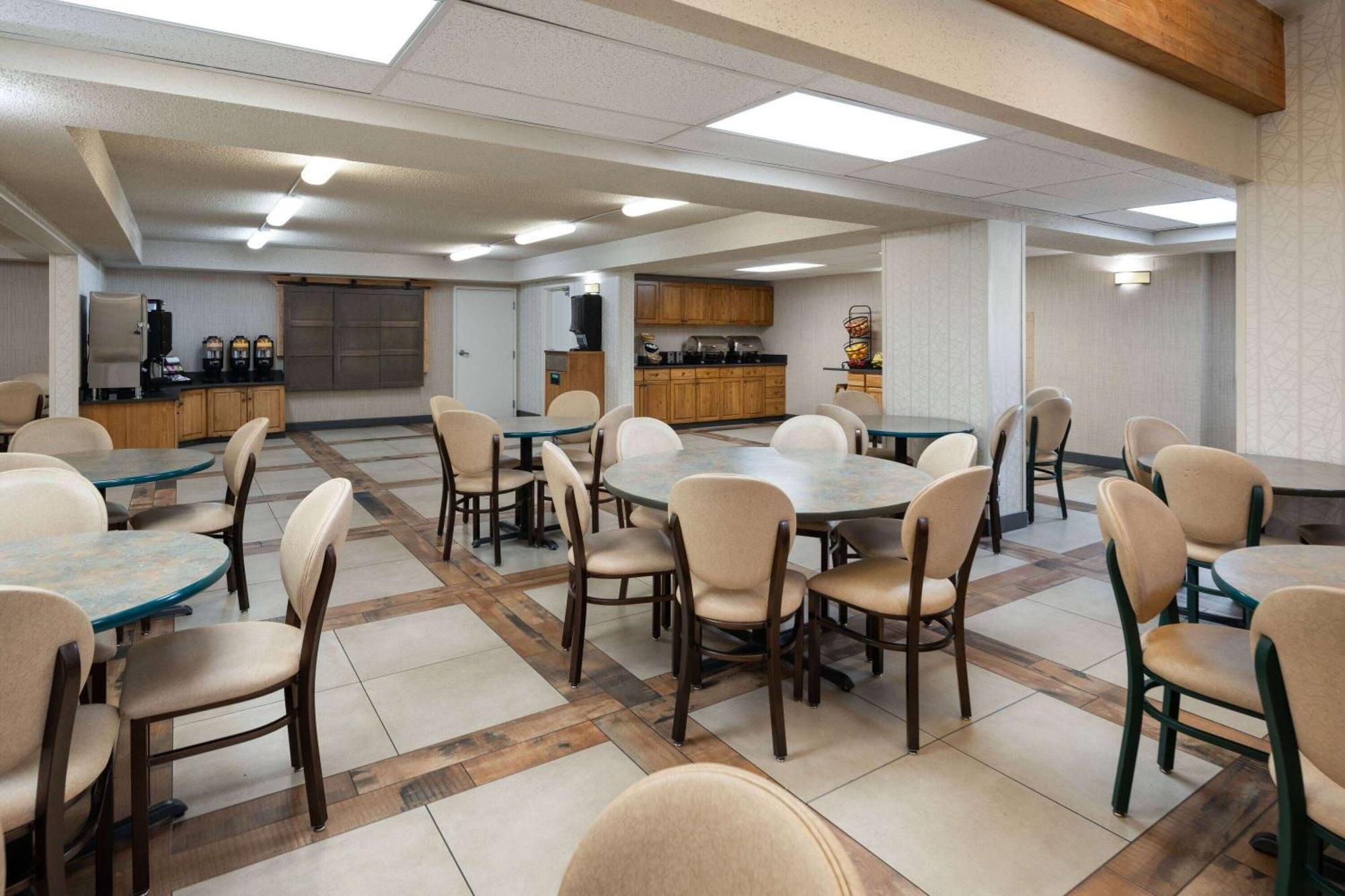 Days Inn & Suites By Wyndham Μπόουζμαν Εξωτερικό φωτογραφία