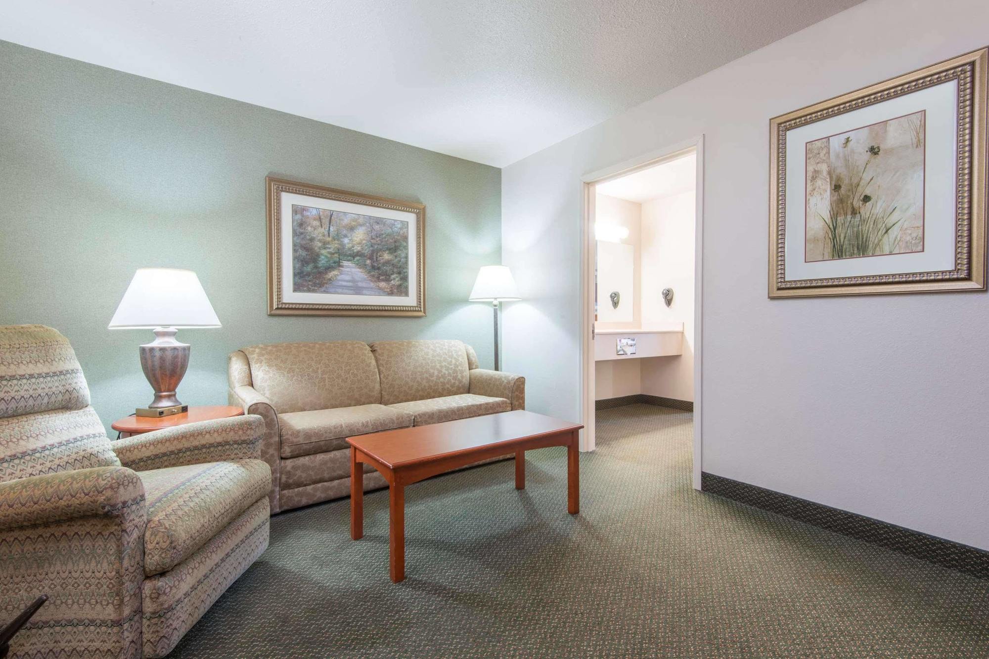 Days Inn & Suites By Wyndham Μπόουζμαν Εξωτερικό φωτογραφία